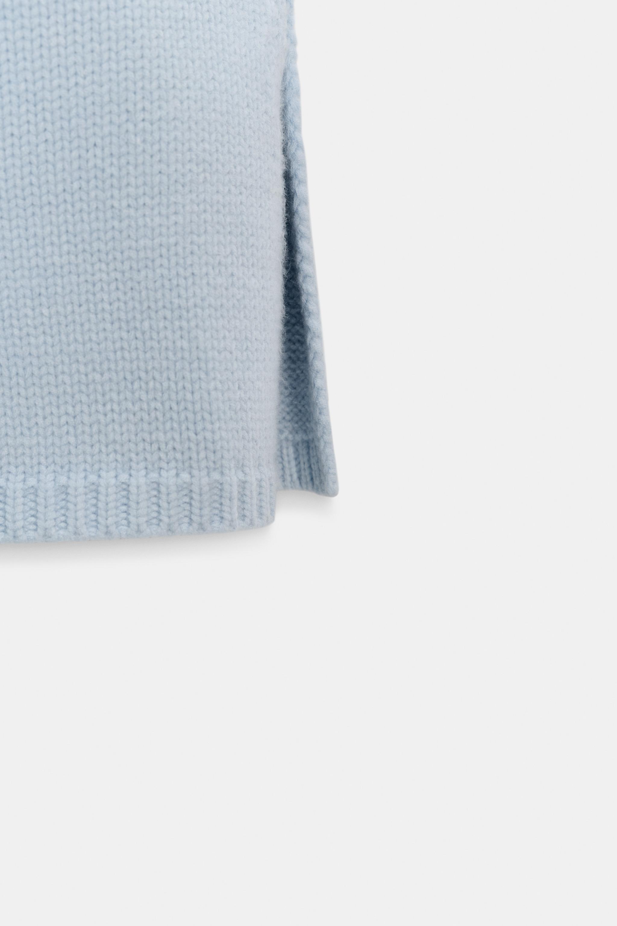 ТРИКОТАЖНЫЙ ЖИЛЕТ С ОПРЕДЕЛЕННЫМИ ПЛЕЧАМИ