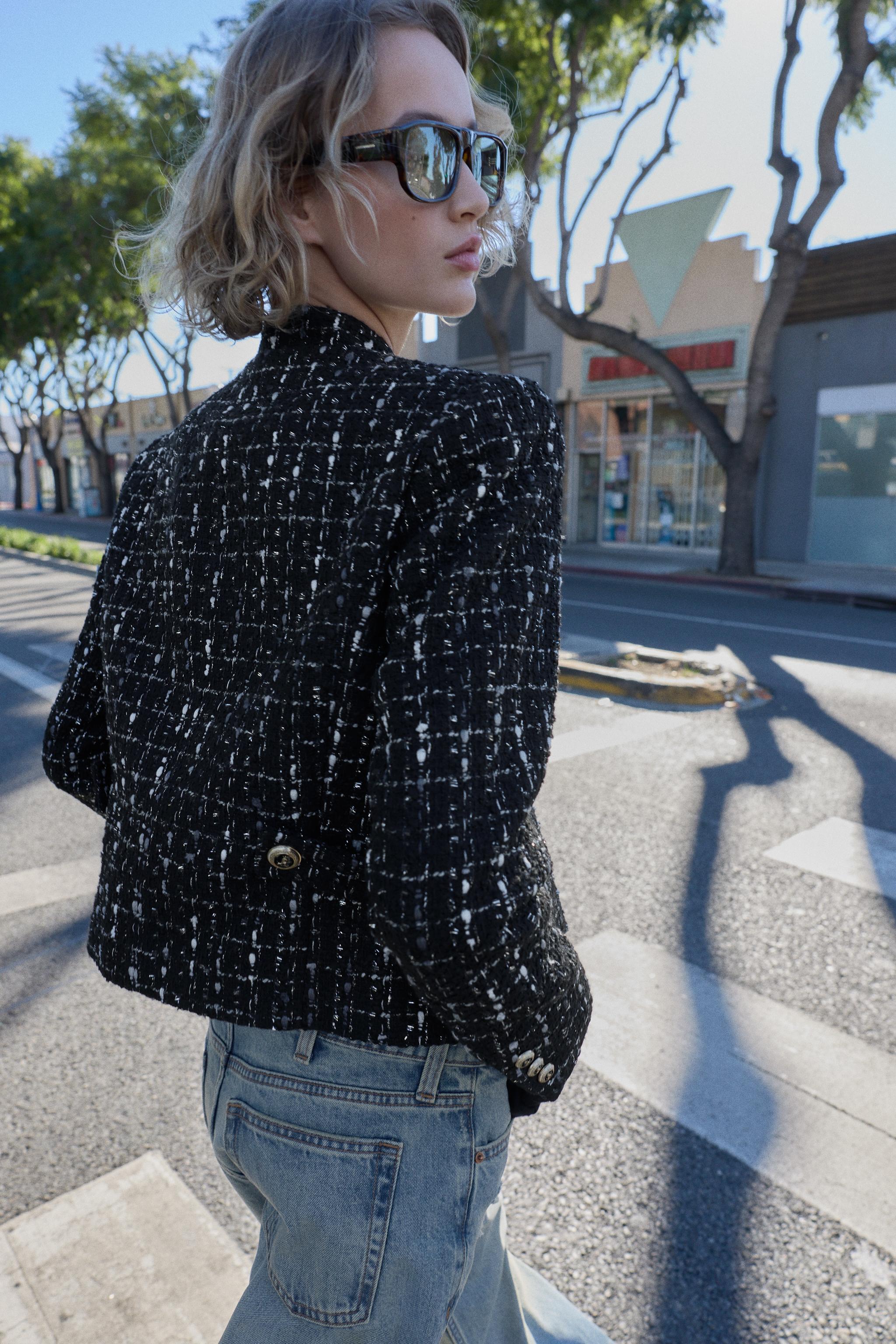 ПИДЖАК С ТЕКСТУРНОЙ РЕЗЬБОЙ МЕТАЛЛИЧЕСКОЙ РЕЗЬБЫ