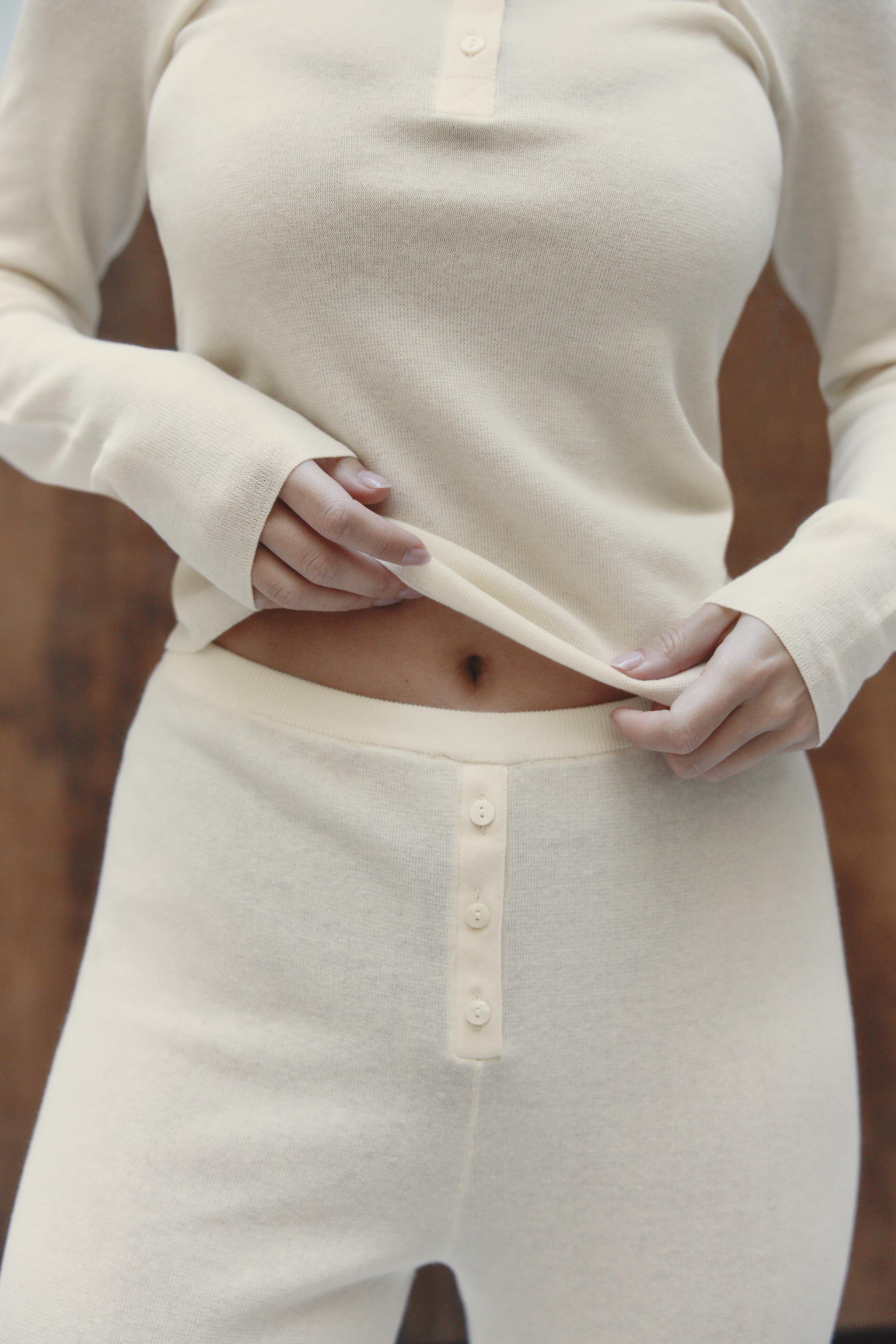 ВЯЗАННЫЕ БРЮКИ НА ПУГОВИЦАХ