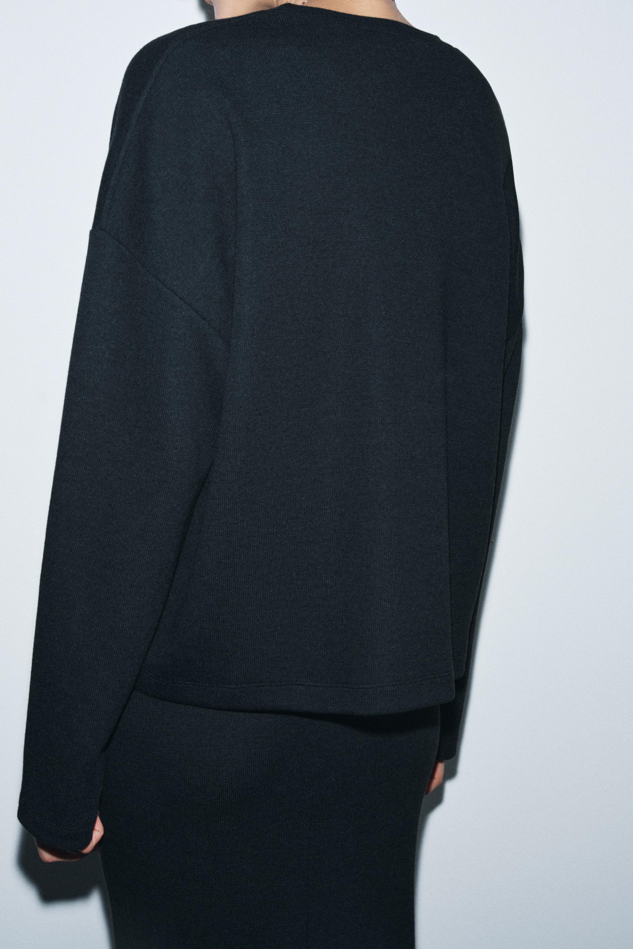 МЯГКИЙ ТОП С ДЛИННЫМИ РУКАВАМИ