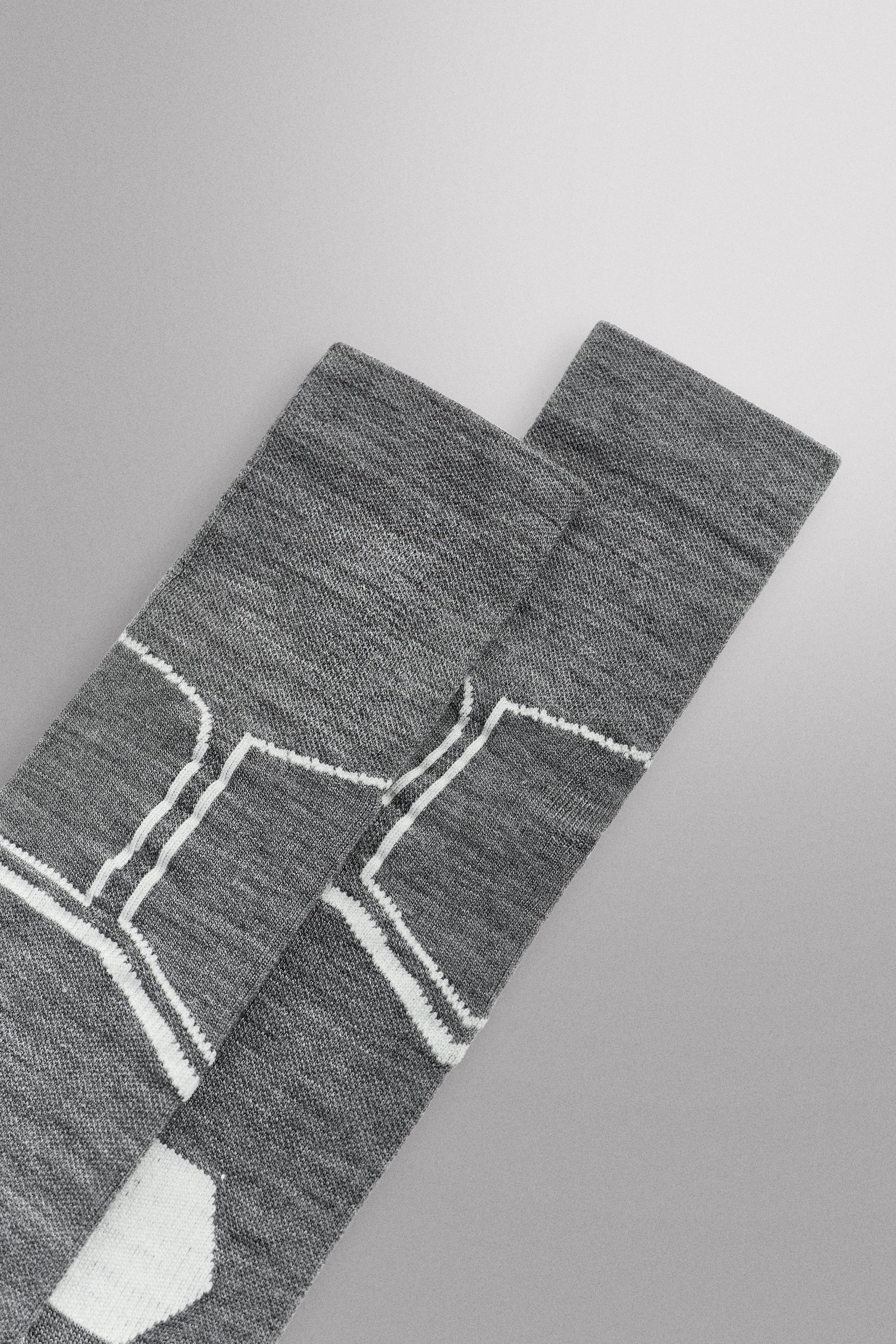 ЛЫЖНЫЕ НОСКИ С ТЕКСТУРИРОВАННОЙ ОТДЕЛКОЙ