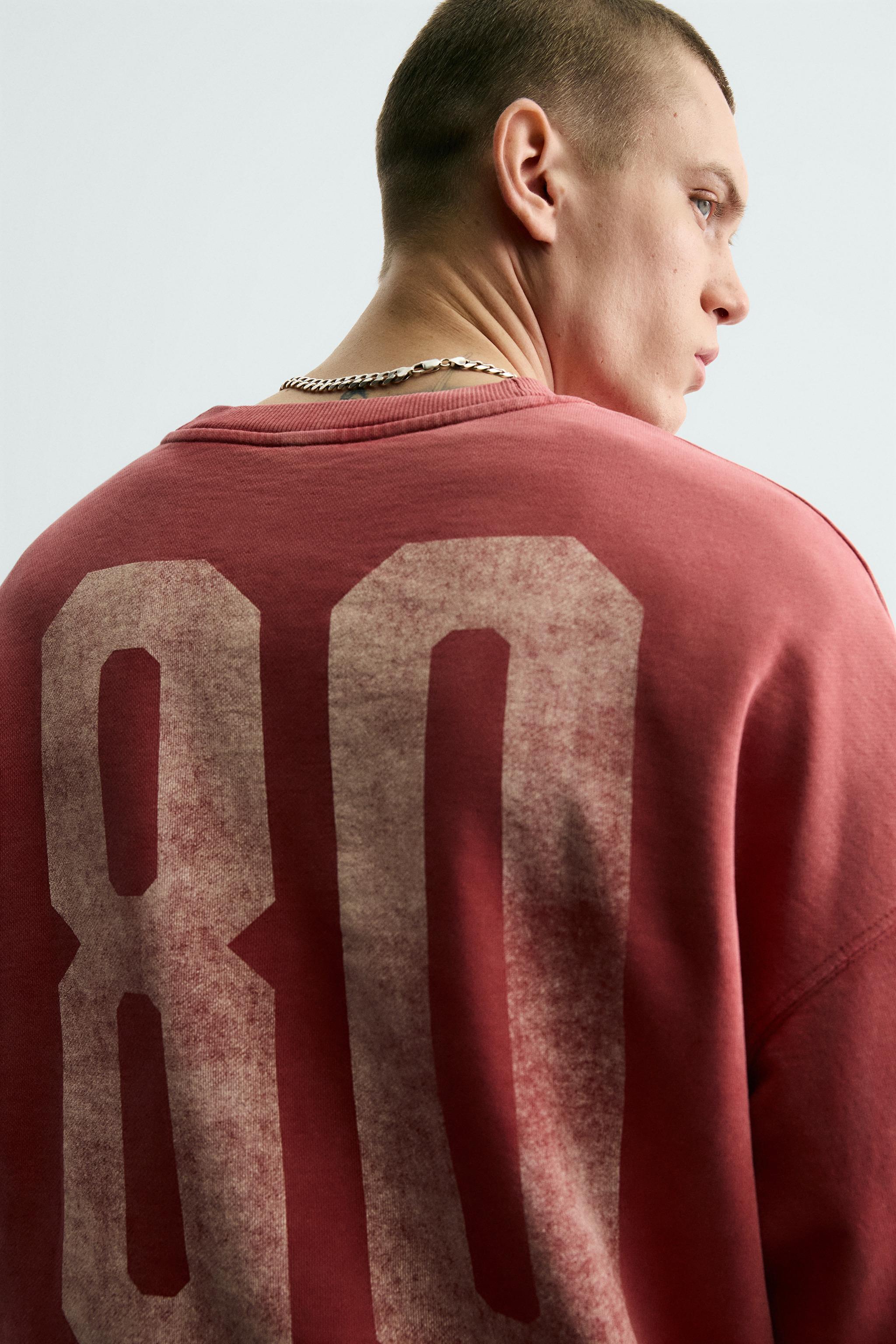 СВИТШОТ С КОНТРАСТНЫМ ПРИНТОМ