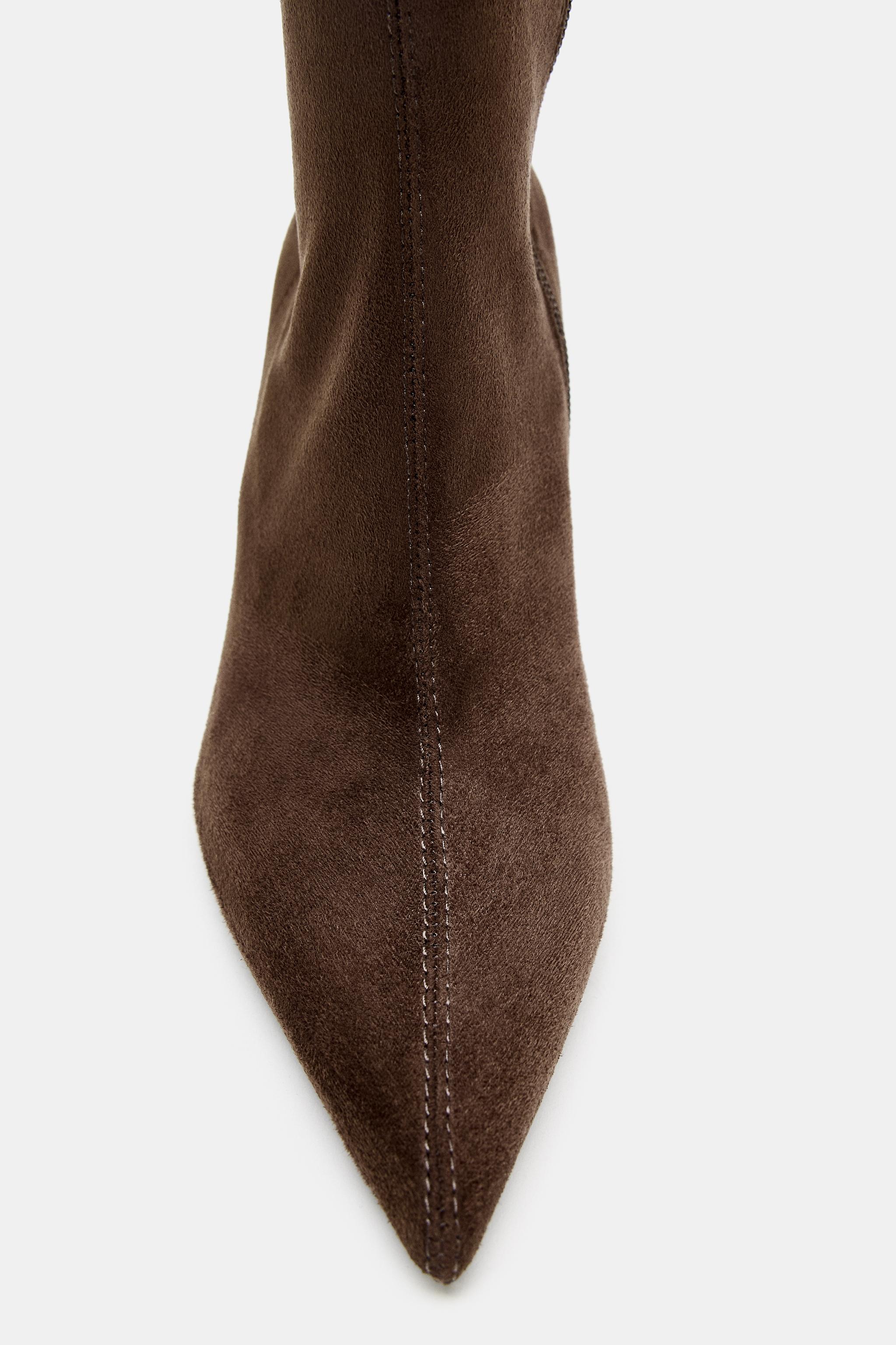 БОТИНКИ НА ВЫСОКОМ КАБЛУКЕ С ПРЯЖКАМИ