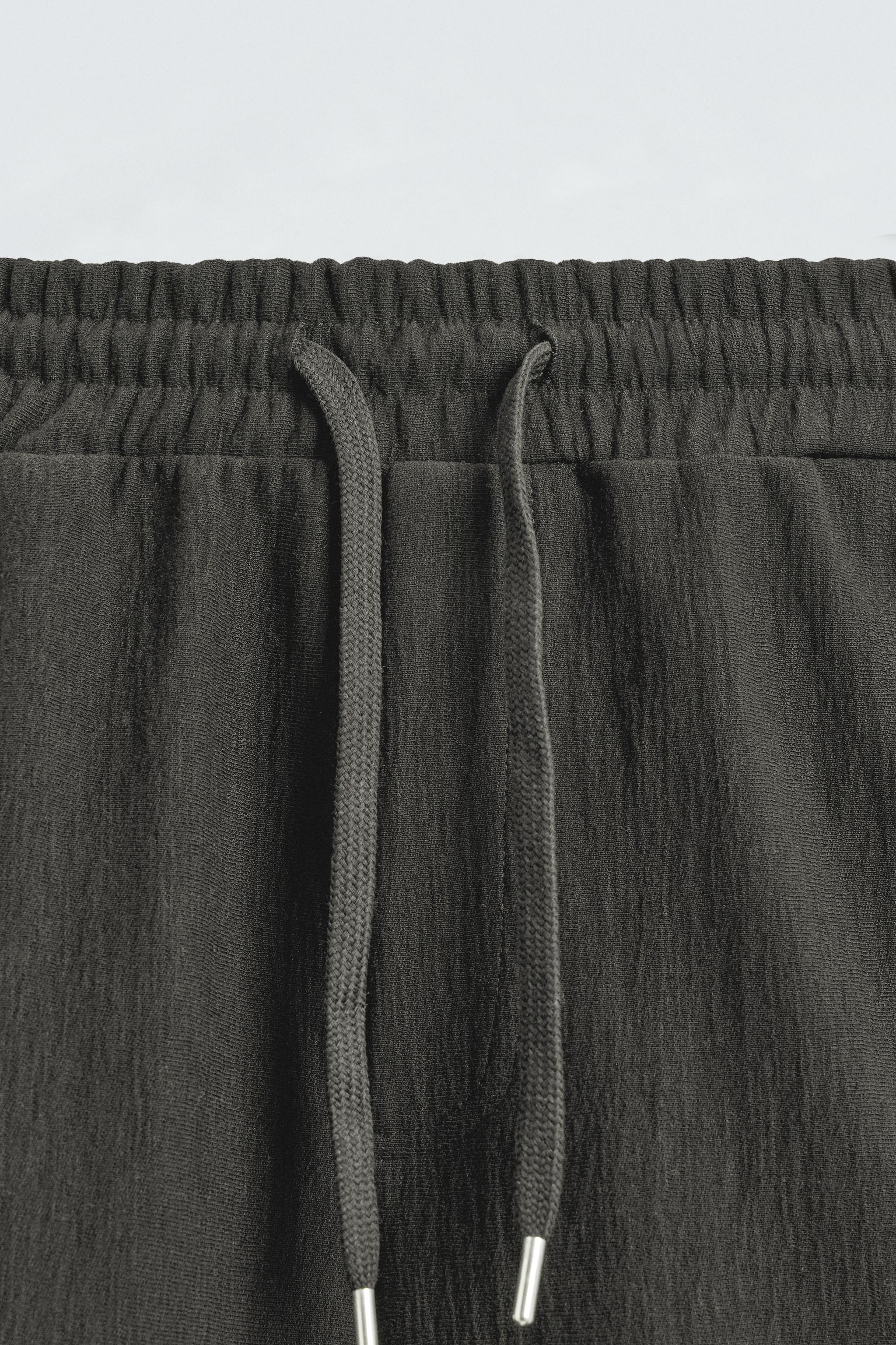 ШОРТЫ-БЕРМУДЫ С ТЕКСТУРИРОВАННОЙ СТРУКТУРОЙ